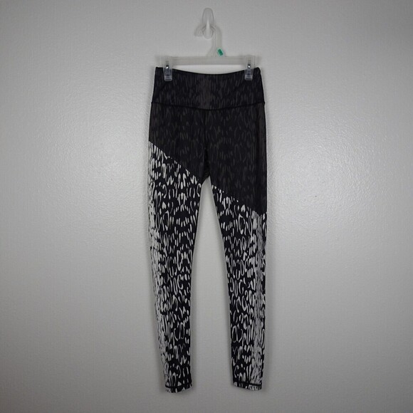 VICTORIA'S SECRET Knockout Leggings Stretch Active Yoga Work-Out Leopard Size XS - Picture 3 of 13